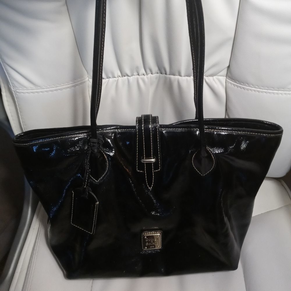 Dooney & Bourke❤Tote Shoulder Bag Black Patent Leather Gorgeous Bag